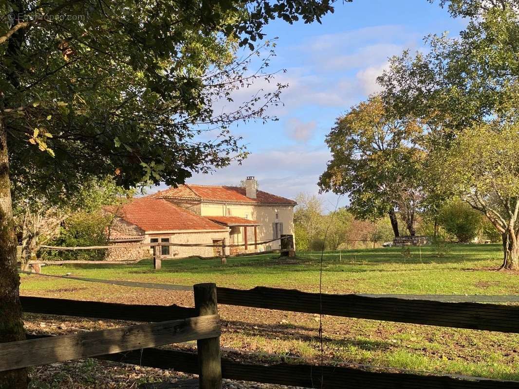 Maison à PUY-L&#039;EVEQUE