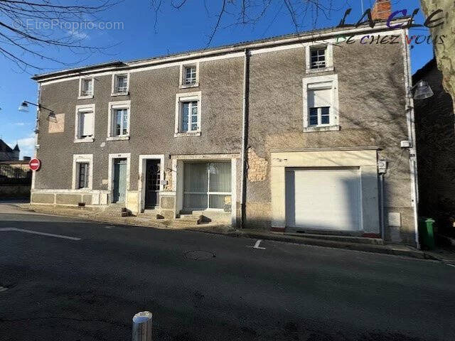 Maison à COULONGES-SUR-L'AUTIZE