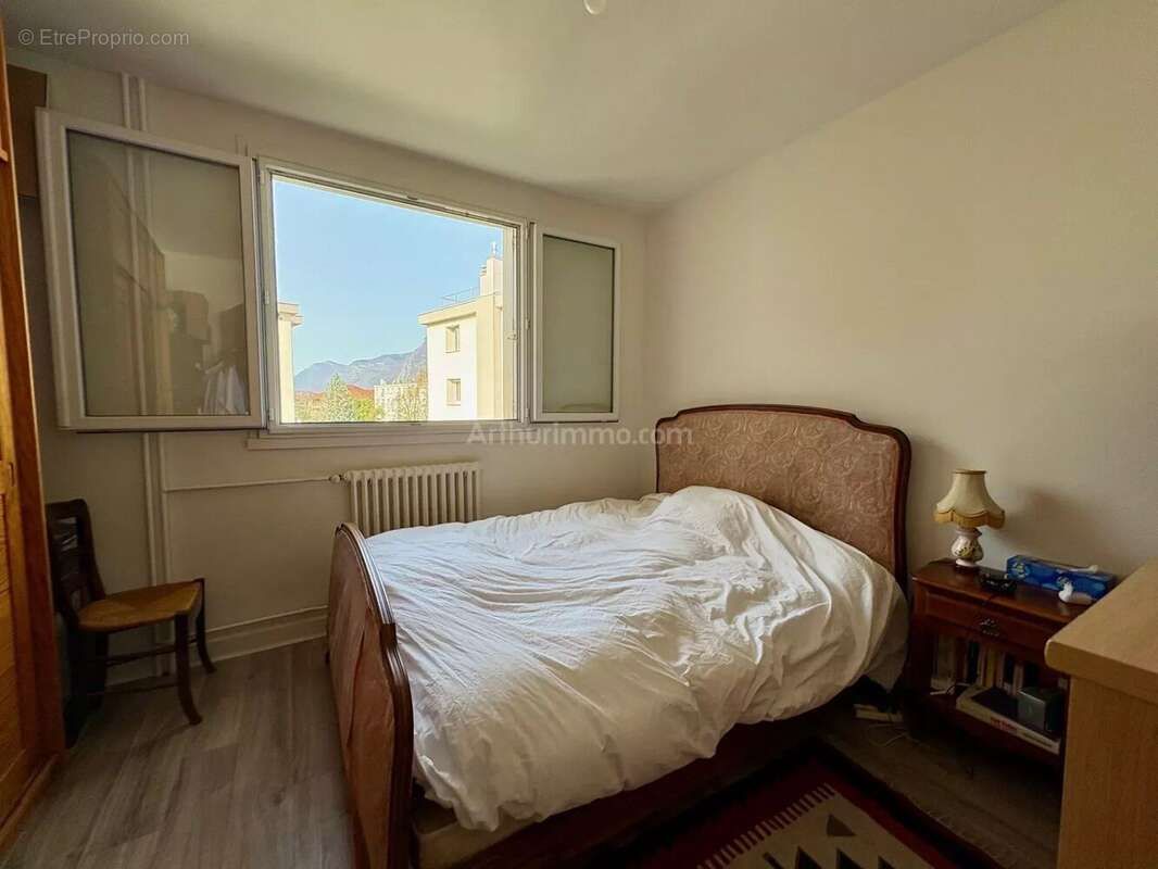 Appartement à FONTAINE