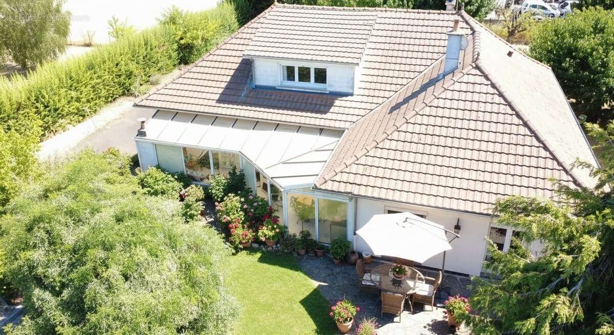Maison de 179 m2 à Loudun , 5 chambres, grand jardin arboré, garage, vaste sous sol - photo 14