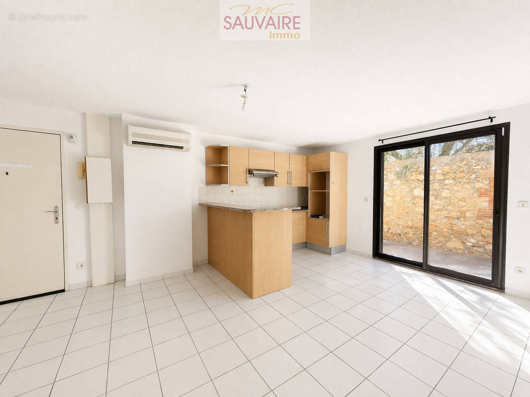 Appartement à SAINT-LAURENT-DE-LA-SALANQUE