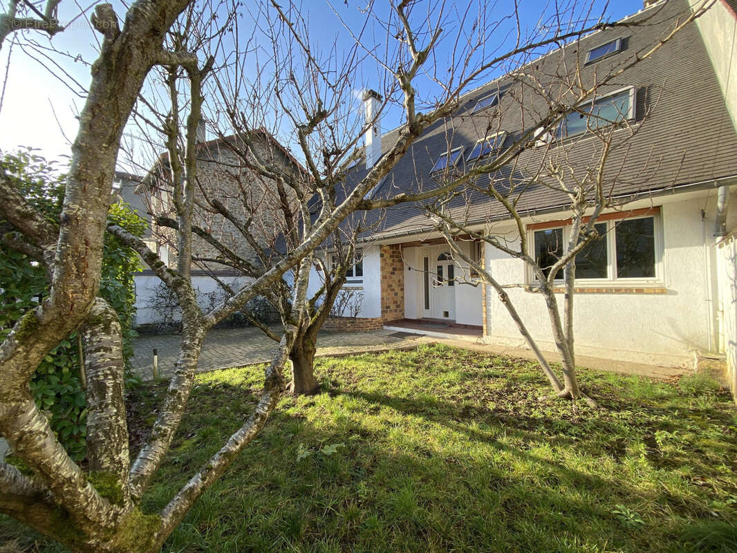 Maison à VILLENEUVE-LE-ROI