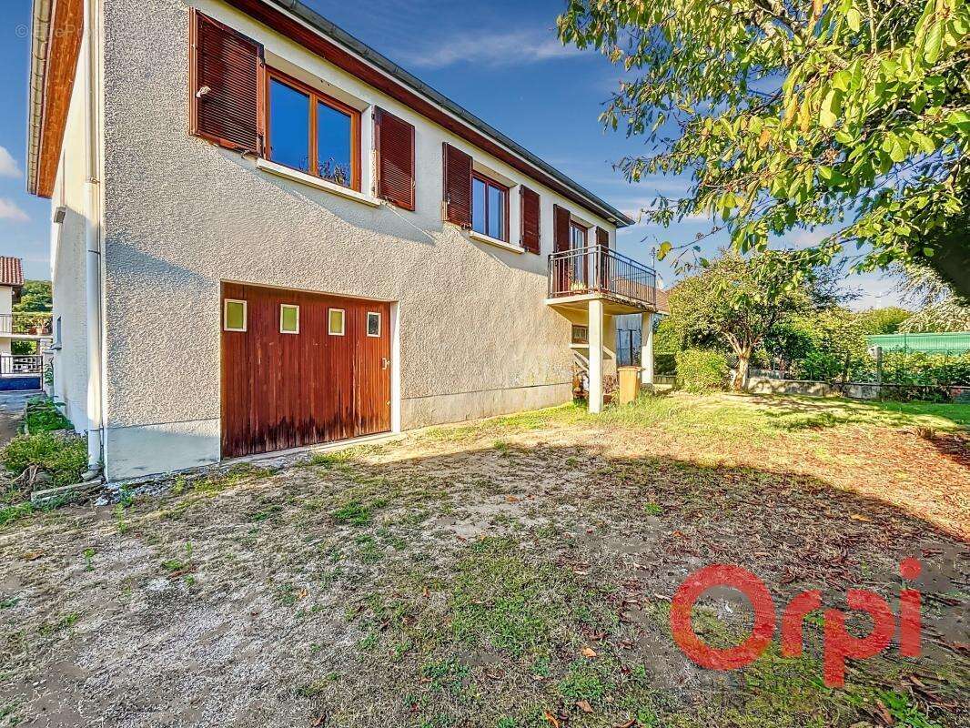 Maison à SAINT-AMAND-MONTROND