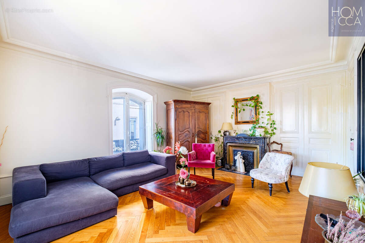 Lyon 2 place bellecour vente appartement type 4 3 chambres immeuble cachet ancien - photo 2