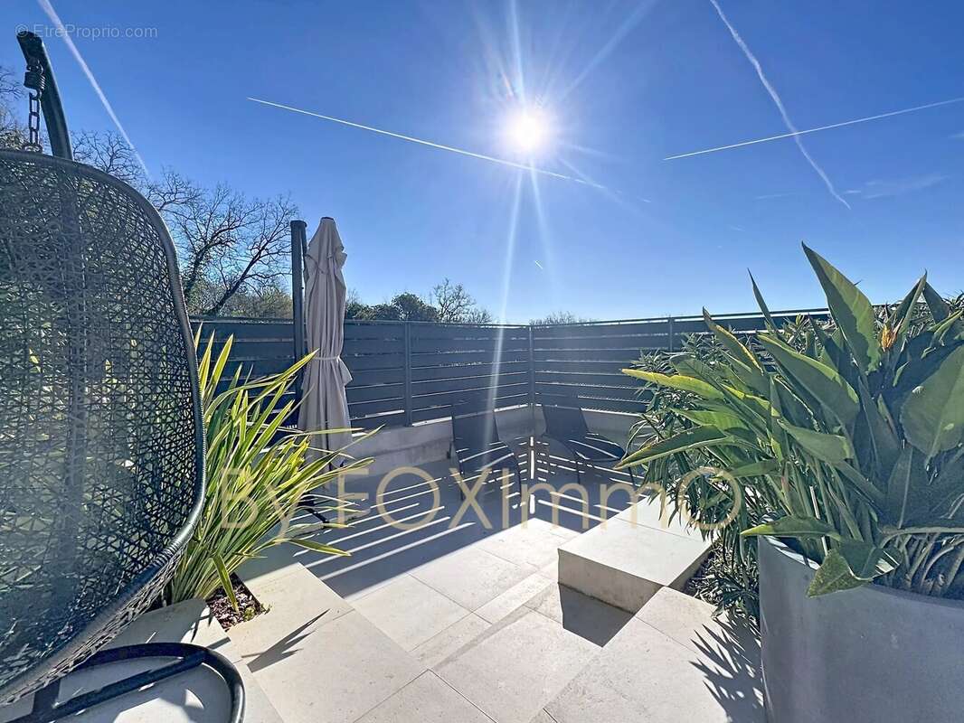 Limte  Vence, villa rénovée 300 m² – 5 suites – Piscine – Position dominante – Bien rare sur le secteur - photo 18