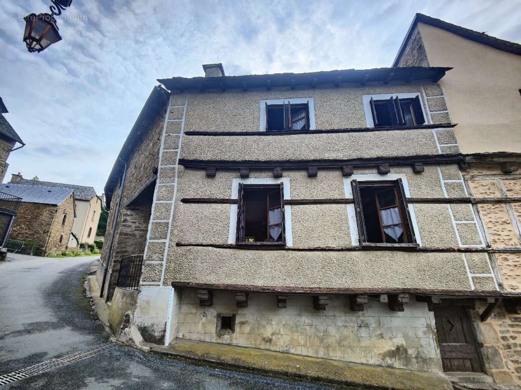 Calmont-maison avec jardin a renover - photo 2