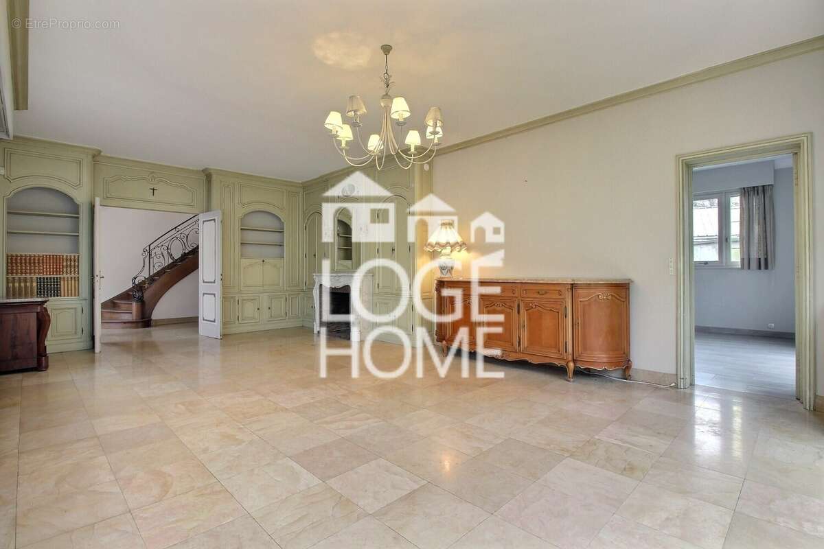 Maison 258 m² à La Bassee  - photo 5
