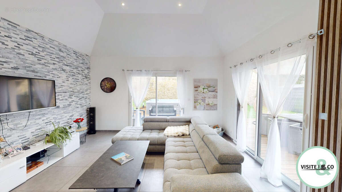 Maison à TILLY-SUR-SEULLES