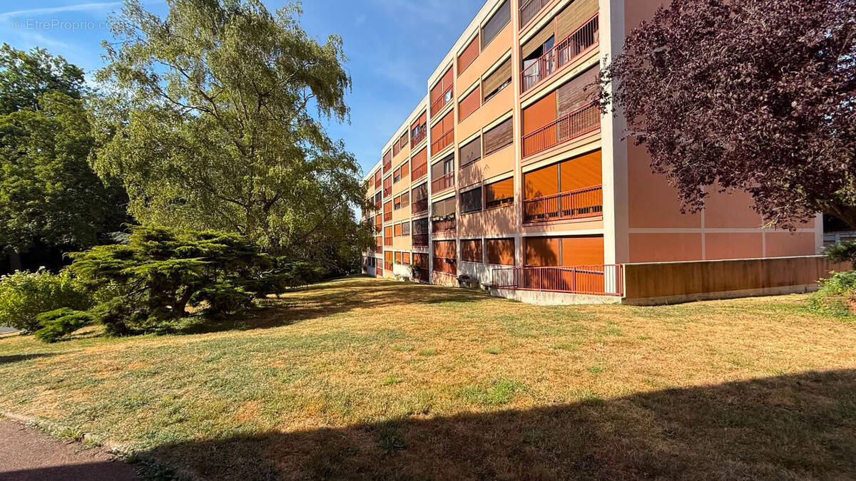 Autre à CORBEIL-ESSONNES