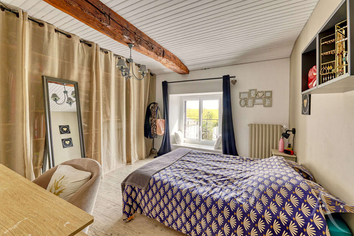 Maison à ROCHESERVIERE