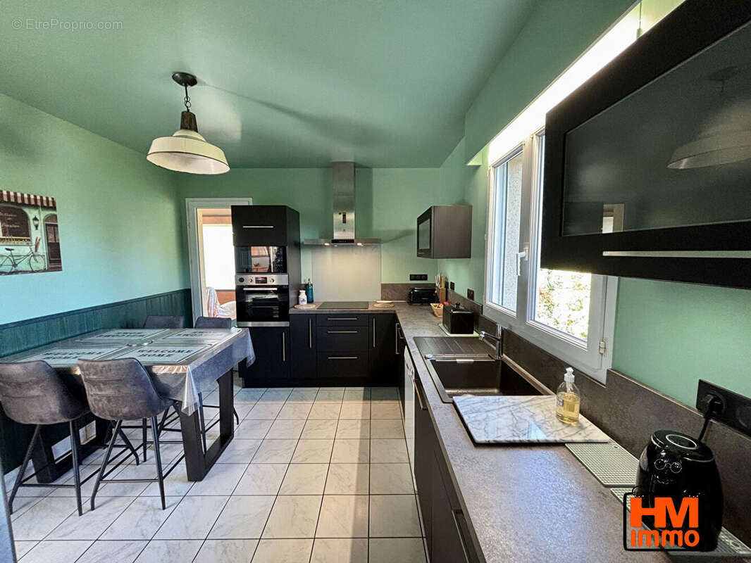 Maison à SAINT-JUST-LE-MARTEL