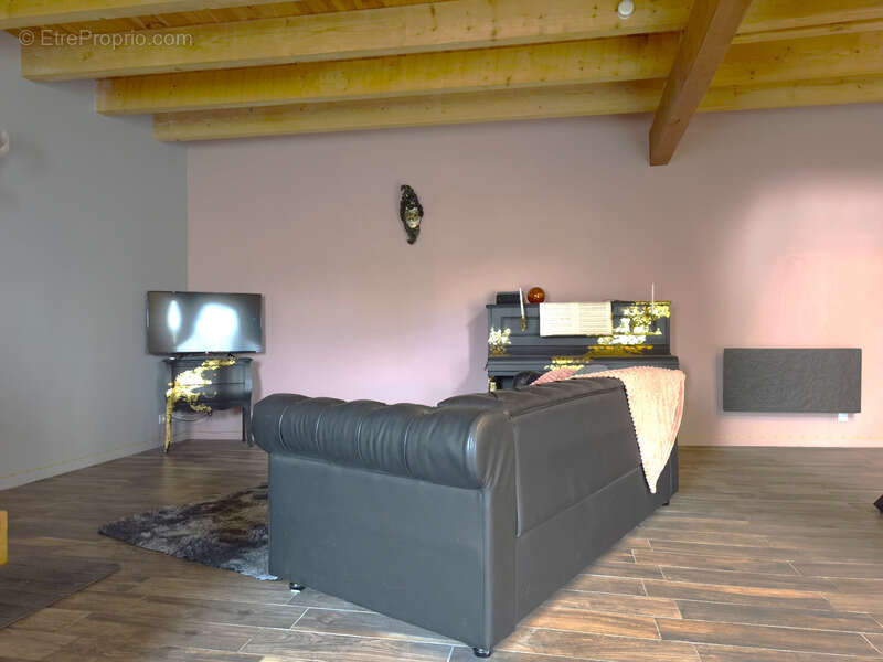 Maison à SAINT-PIERRE-D'AMILLY