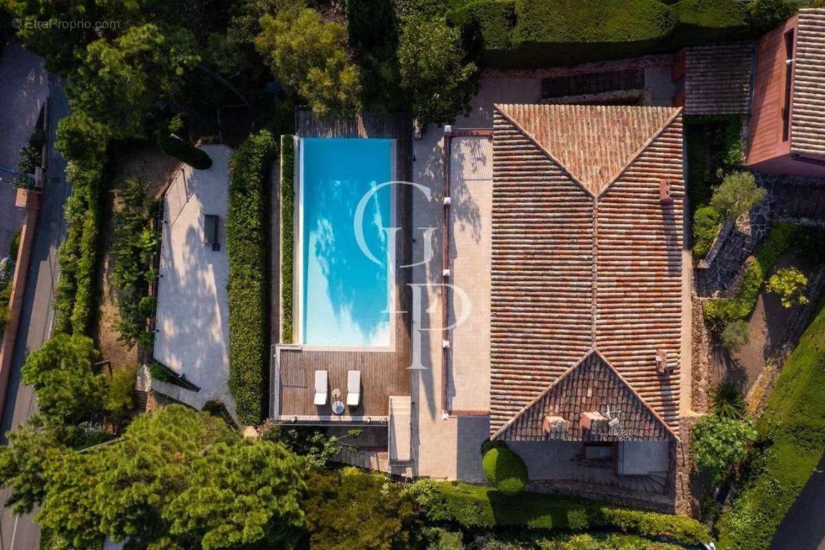 Maison à THEOULE-SUR-MER