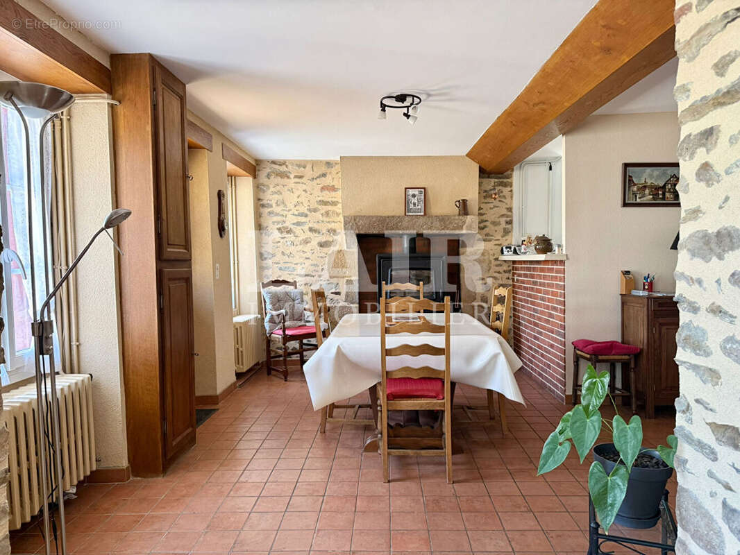Maison à SAINT-LEONARD-DES-BOIS