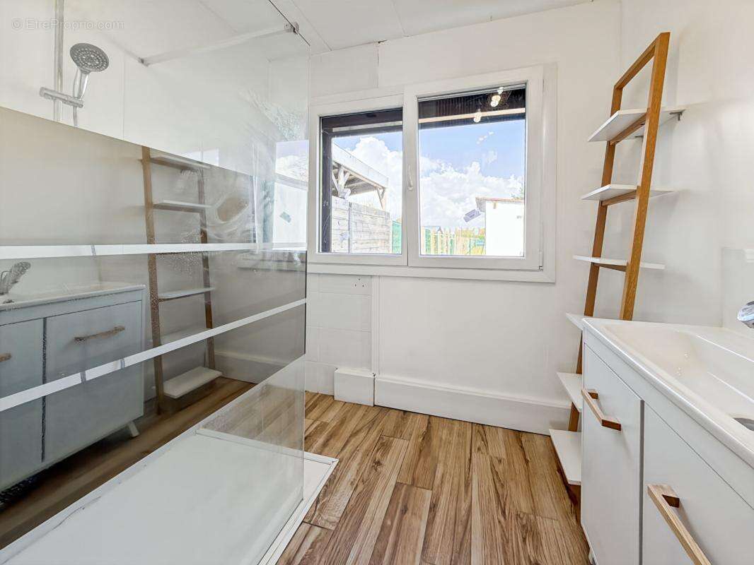 Maison à LA CHAPELLE-D'ARMENTIERES