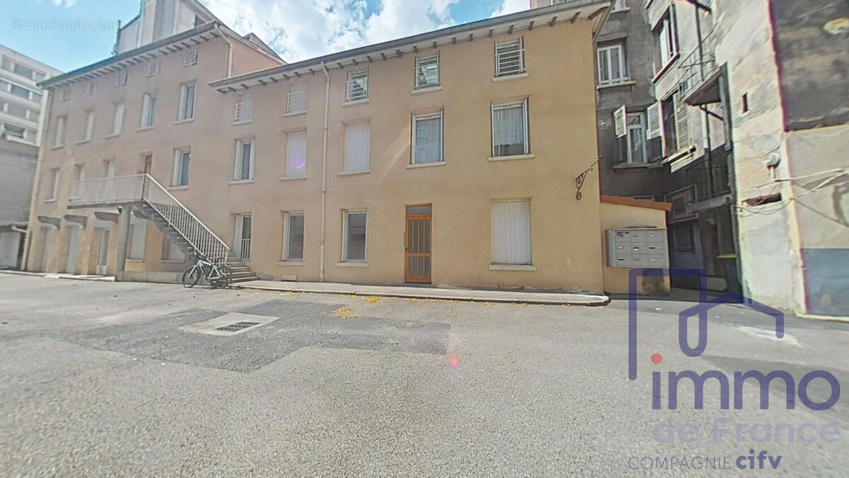 Appartement à SAINT-ETIENNE