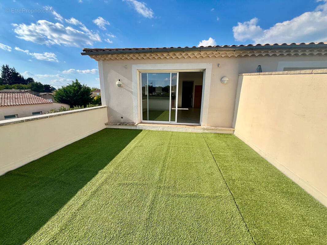 Appartement à L'ISLE-SUR-LA-SORGUE