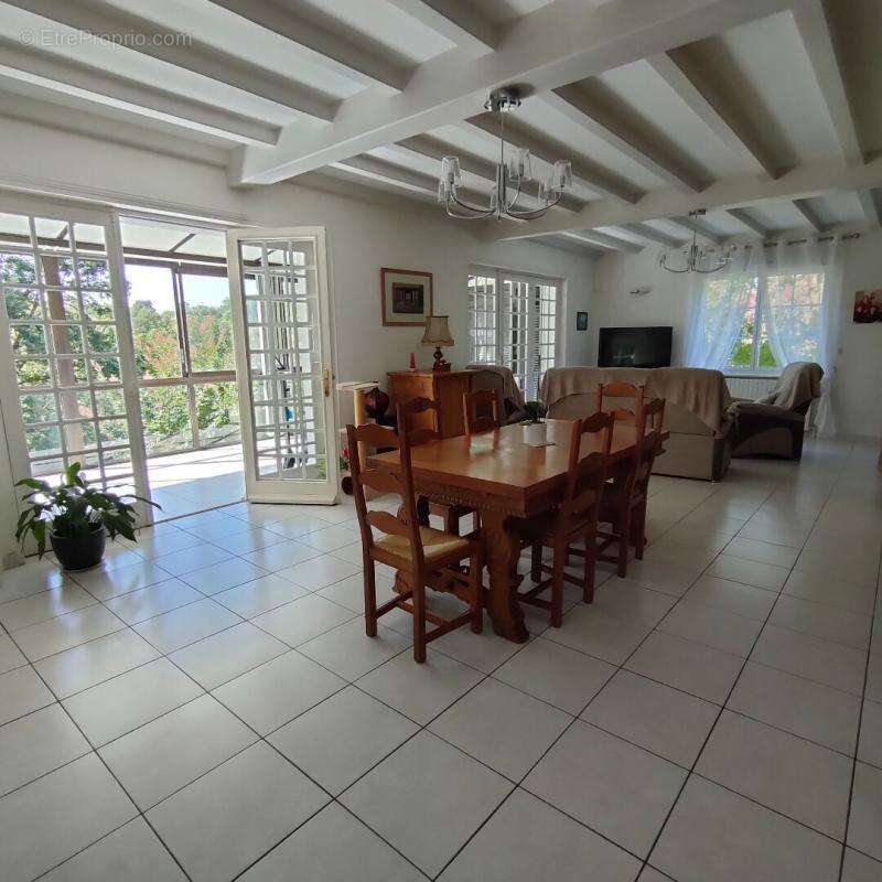 Maison à MORTAGNE-SUR-SEVRE