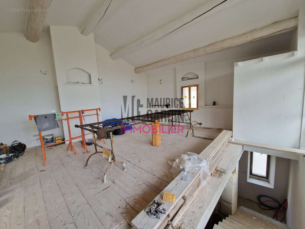 Maison à CHATEAUNEUF-DE-GADAGNE