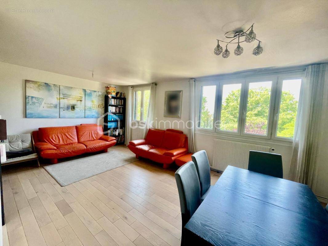Appartement à THIAIS