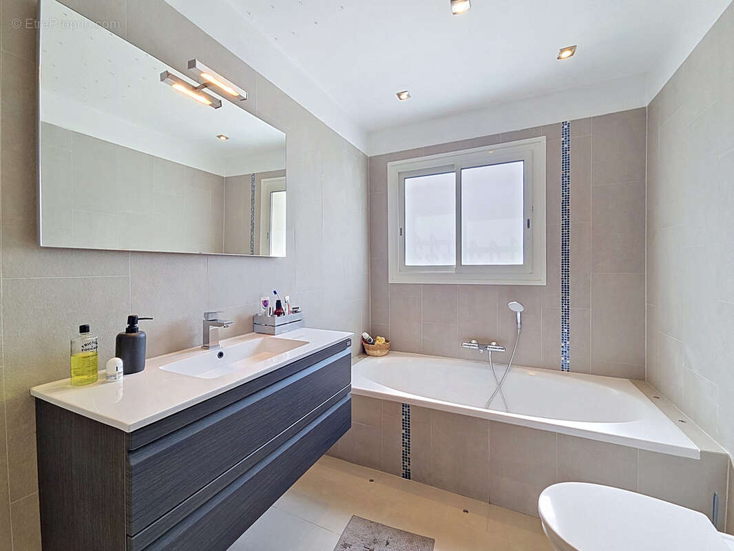 Appartement à VENCE