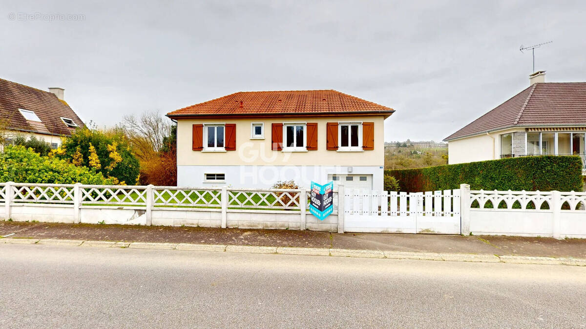 Maison à MARCEY-LES-GREVES