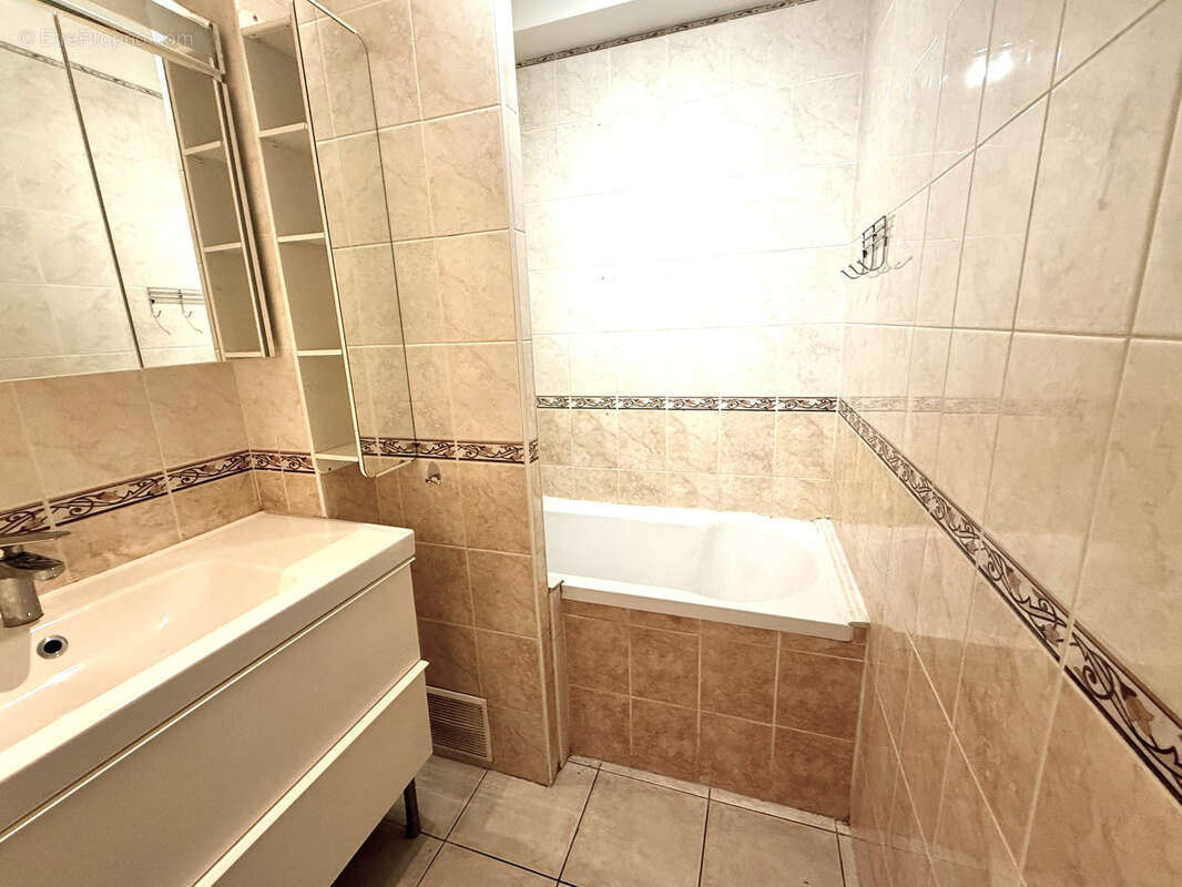 Appartement à MARSEILLE-5E