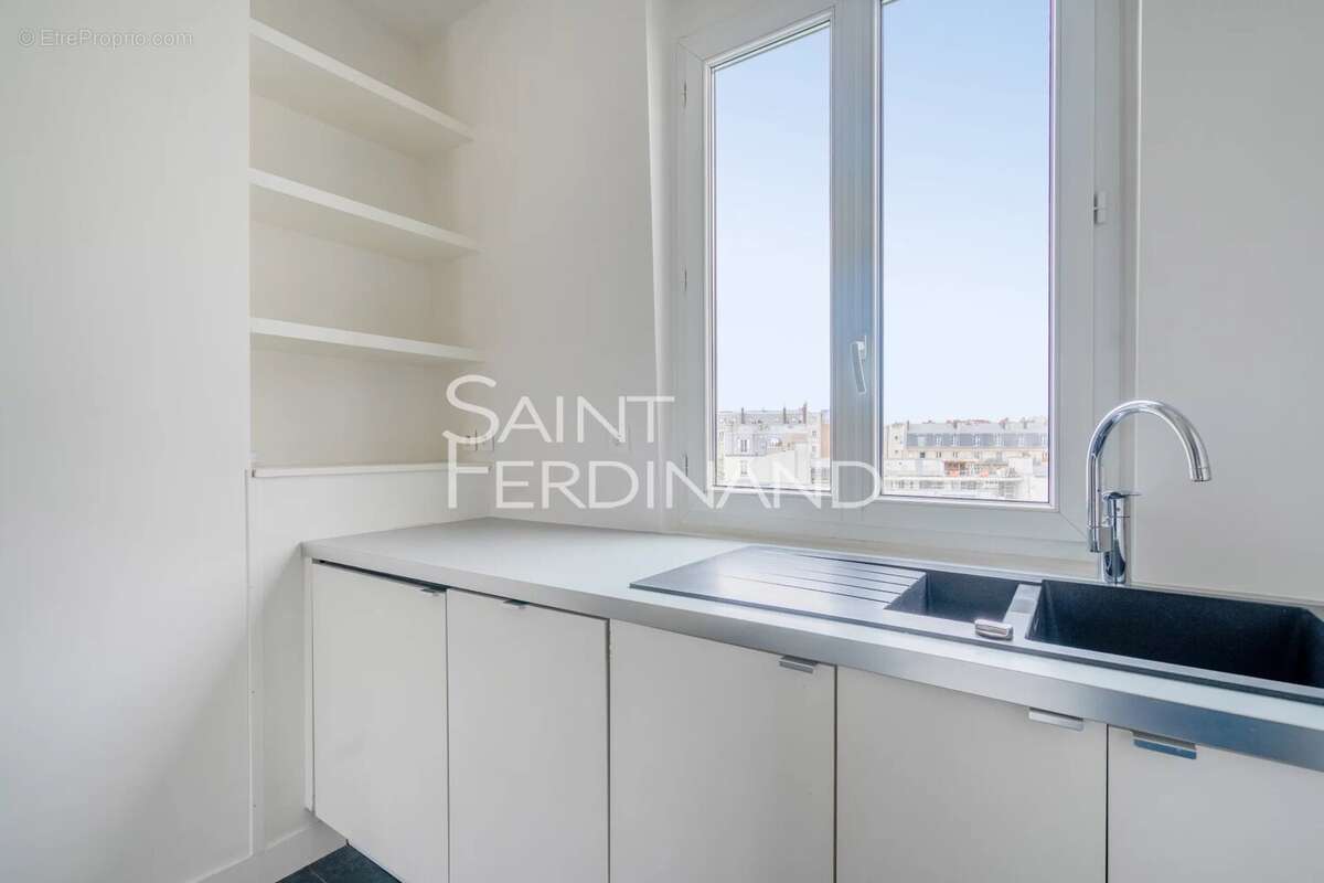 Appartement à PARIS-17E