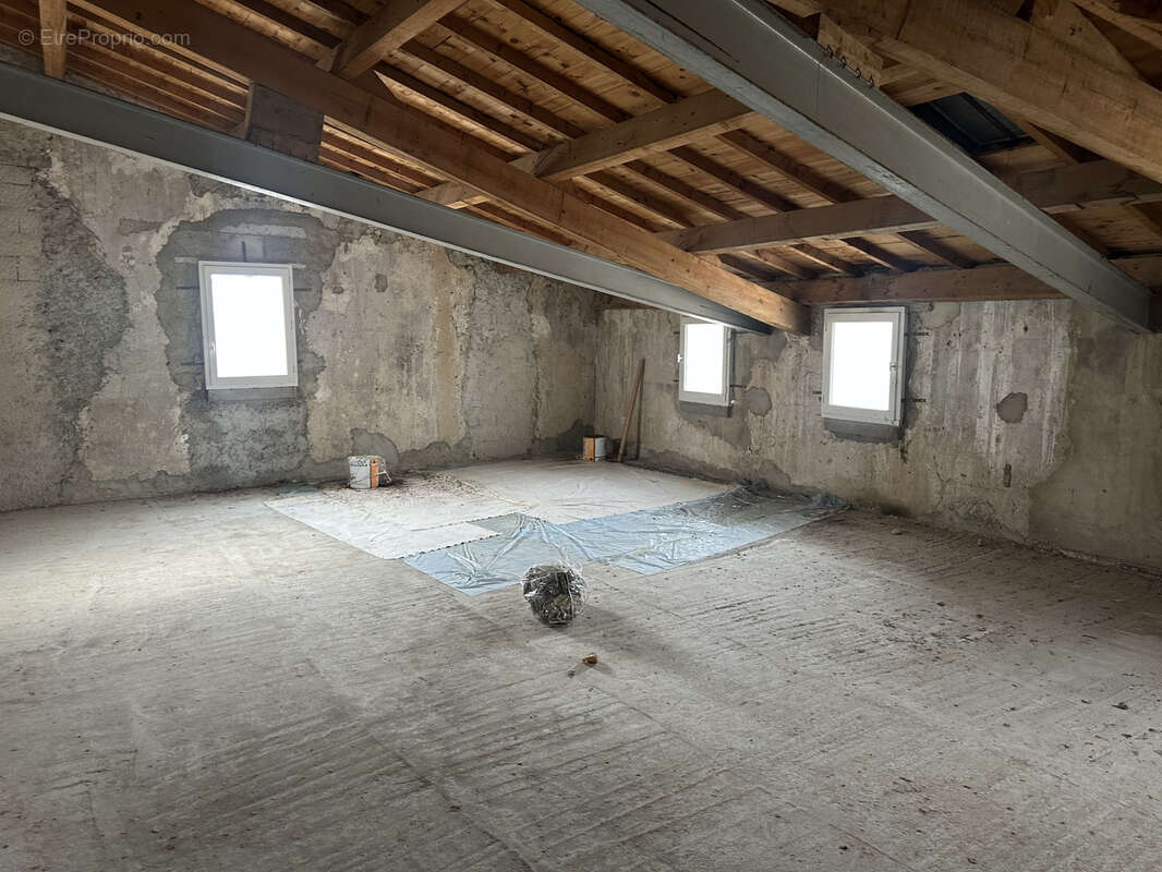 Appartement à L'ISLE-SUR-LA-SORGUE