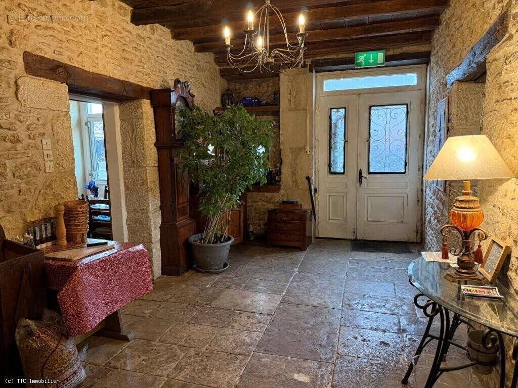 Propriété De Caractère Avec Fort Potentiel Touristique Et Commercial - photo 11