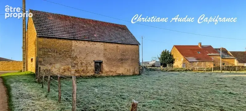 Entre Charolles, La Clayette et Paray le Monial, ancien corps de ferme en pierres, à rénover, sur parcelle de terrain de 900 m²  - photo 9