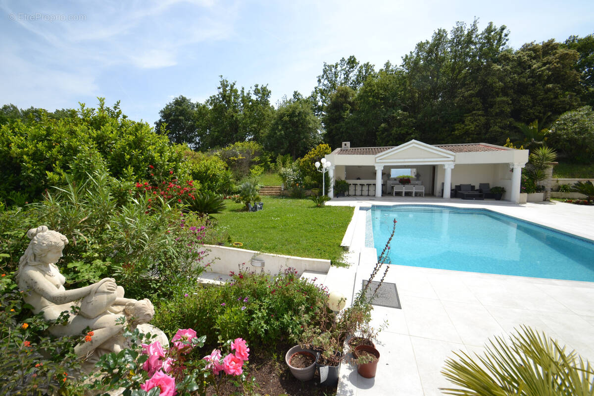 Maison à VALLAURIS