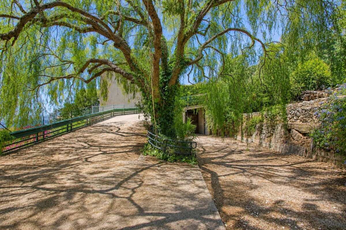Cap d'ail "centre" - villa 170m²  terrain 1380m²  vue mer  extension possible - photo 11