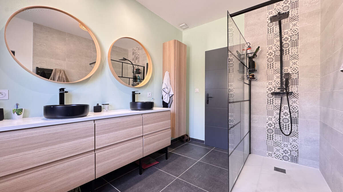 Maison à BARBEZIEUX-SAINT-HILAIRE