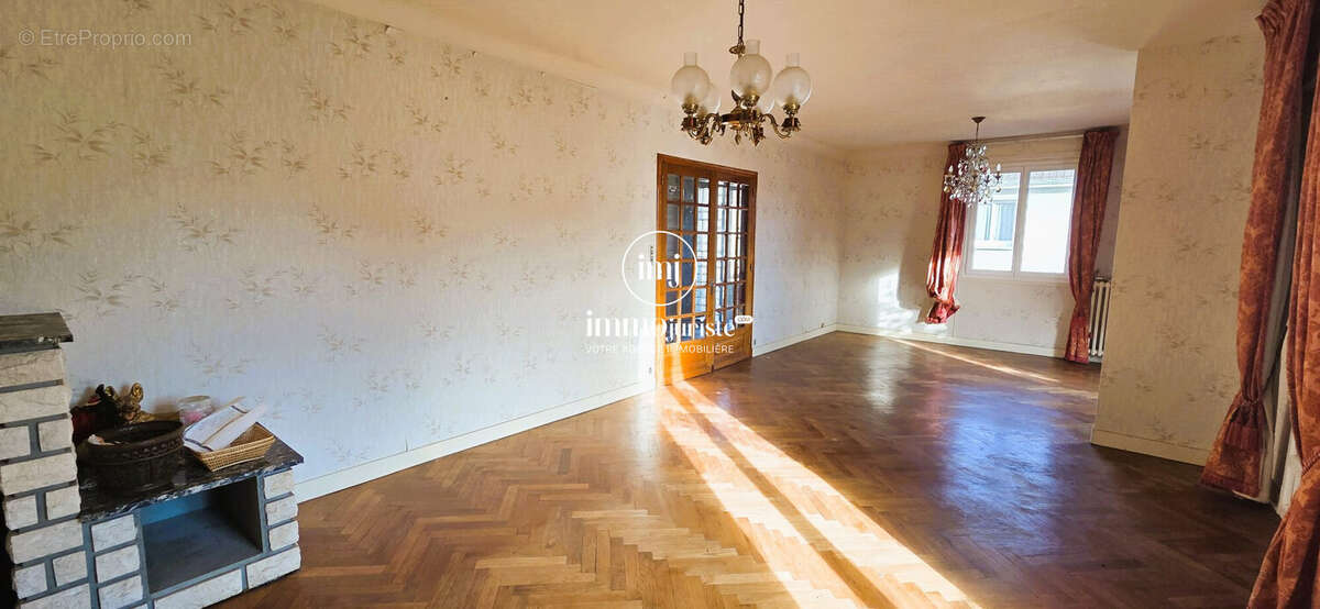 Maison 165 m² à Saint-Yrieix-La-Perche  - photo 7