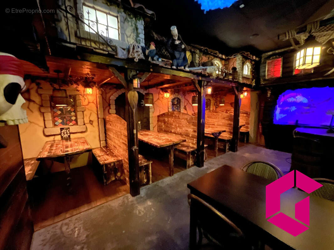 Commerce à CRAPONNE-SUR-ARZON