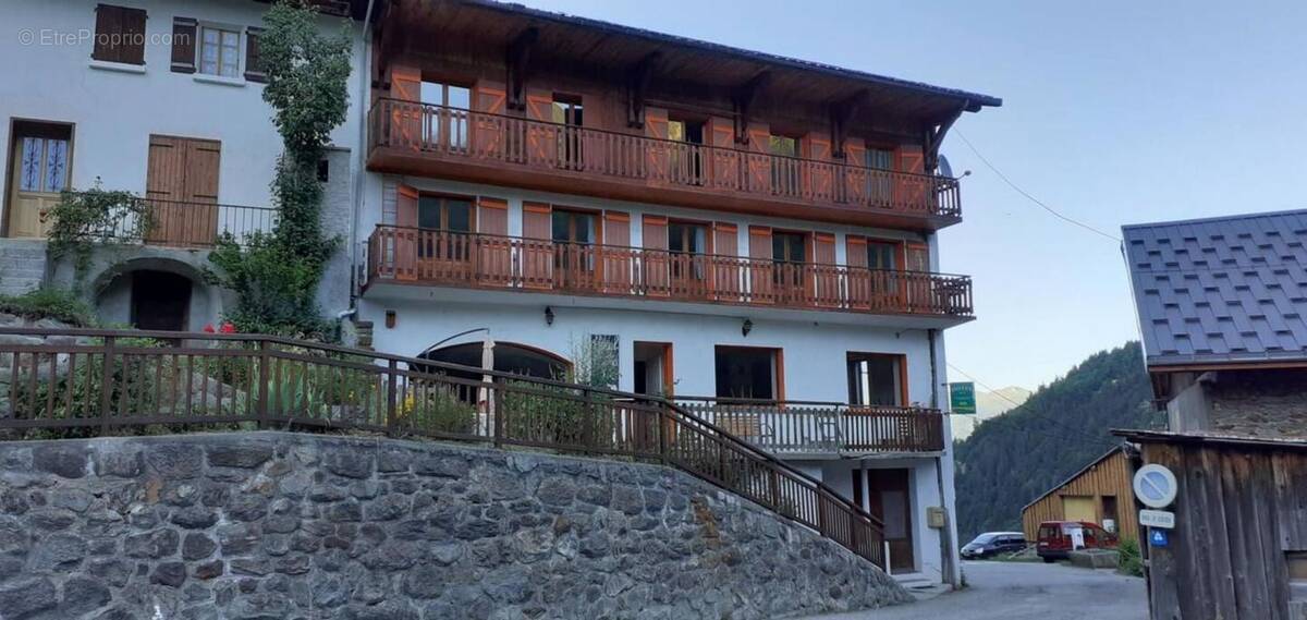 Commerce à LA LECHERE