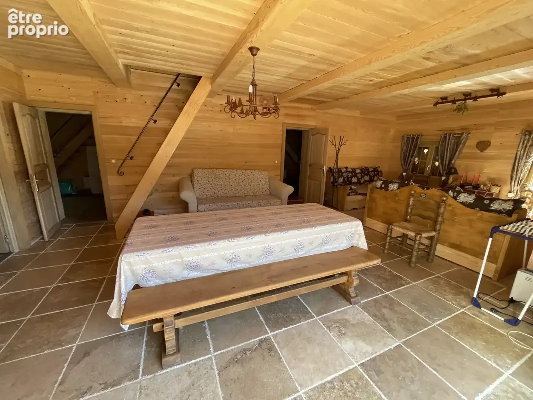 Valderoure   maison rénovée avec près d’un hectare de terrain   charme et nature - photo 4