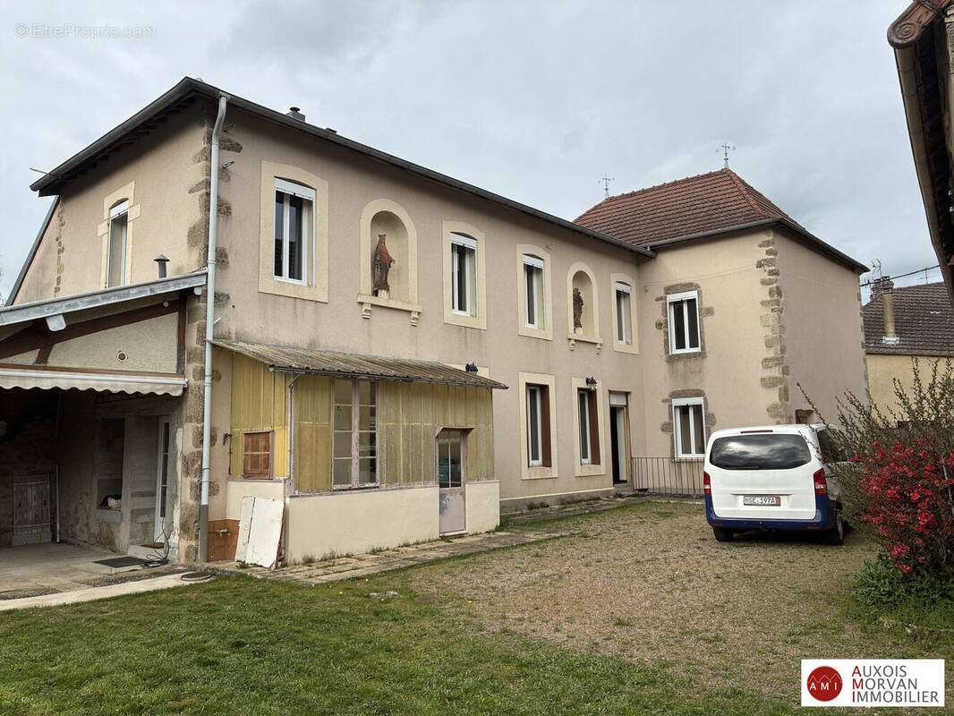 Maison à PRECY-SOUS-THIL