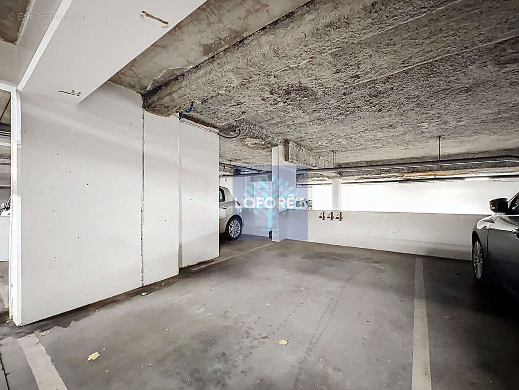 Parking à CERGY
