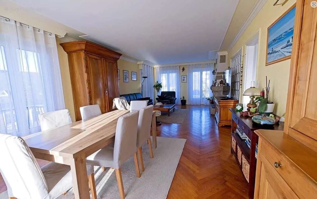 Au centre ville, maison soignée, proche toutes commodités - photo 3