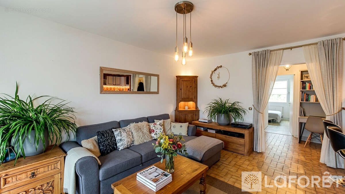 ** appartement type 2 + cave + garage - embrun - 2 pièces - photo 2