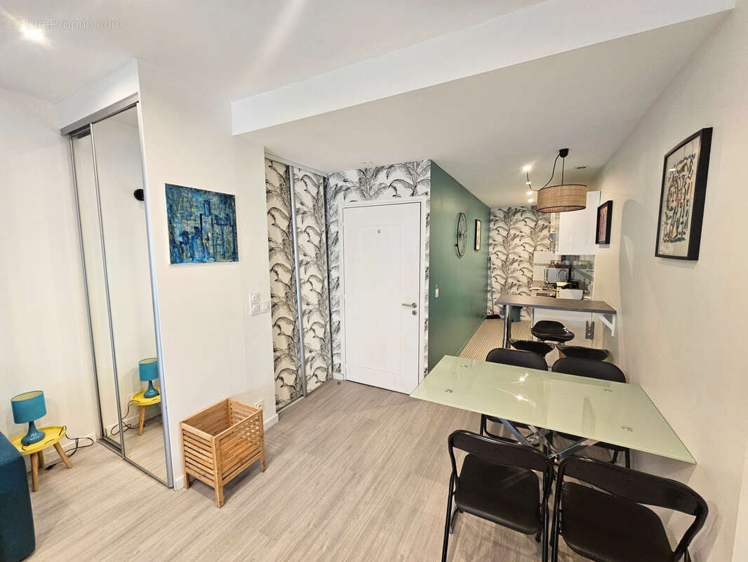 Appartement à PARIS-20E