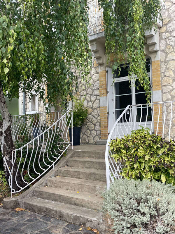 Maison à SAINT-CYR-SUR-LOIRE