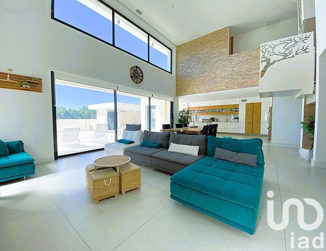 Photo 2 - Maison à PEYRESTORTES