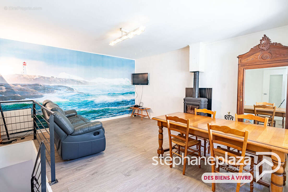 Maison de village de 85m² avec garage de 44m² au centre de Chalamont - photo 2