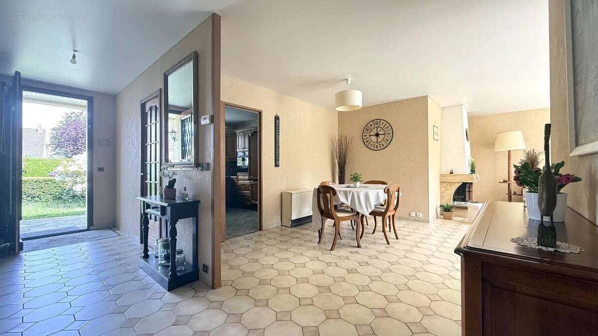 Maison à BOUFFEMONT