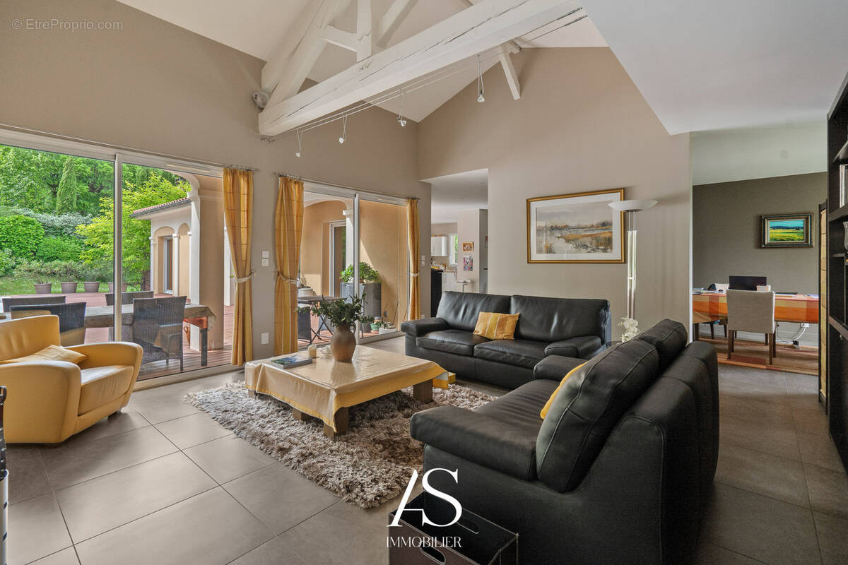 Maison à COLLONGES-AU-MONT-D&#039;OR