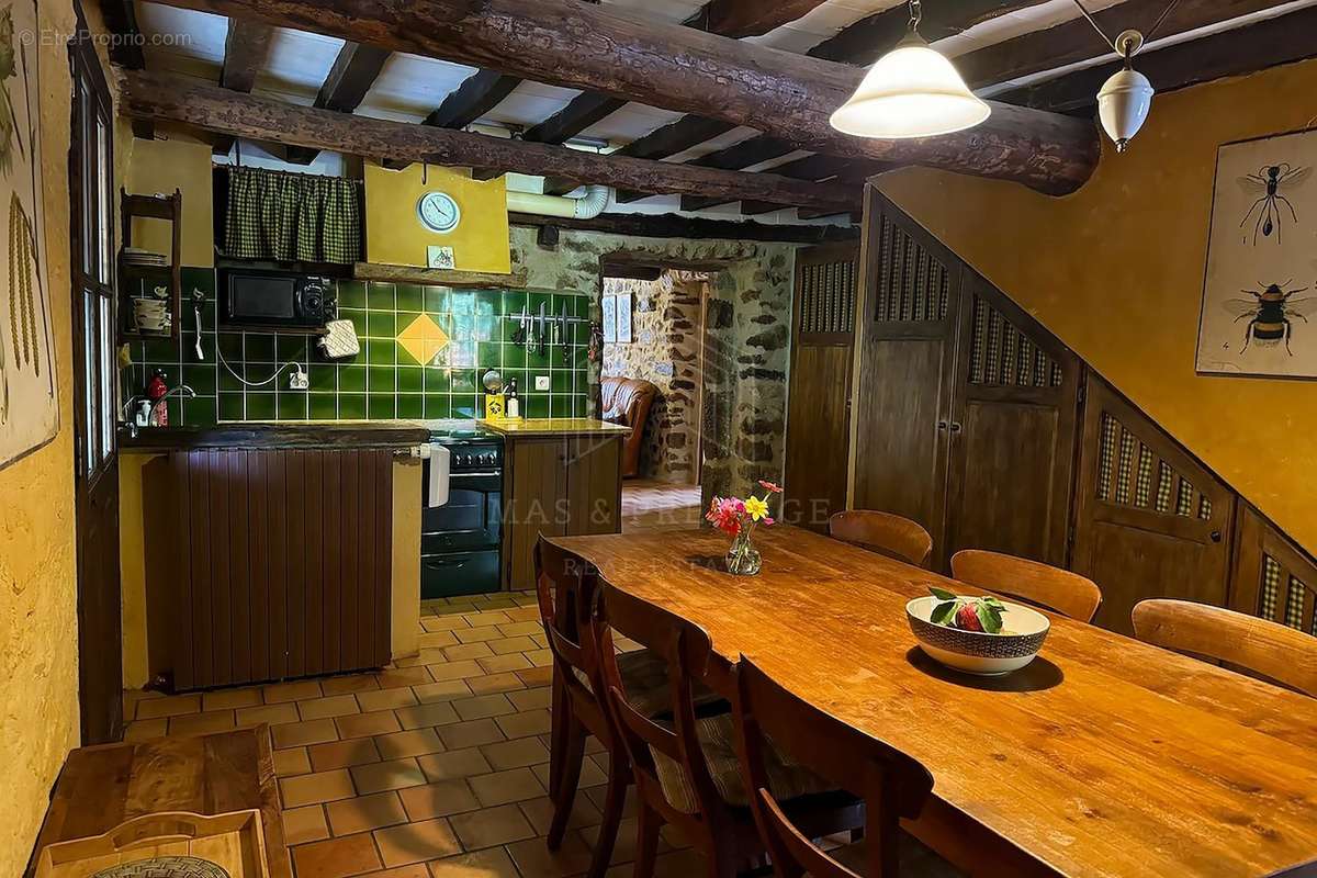 Maison à SAINT-LAURENT-DE-CERDANS