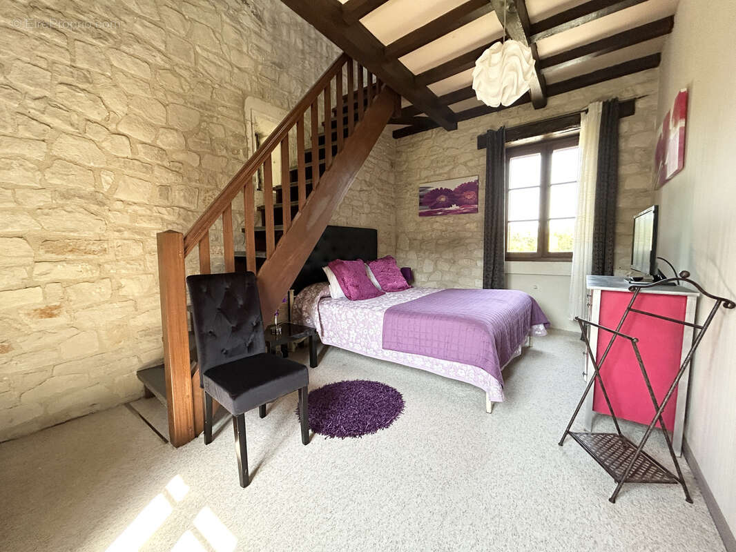 Maison à TERRASSON-LAVILLEDIEU